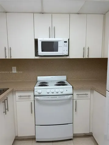 6820 W Flagler Street Miami FL 33144