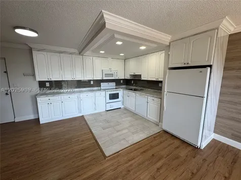 1121 SW 122nd Avenue Miami FL 33184