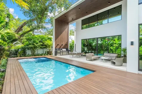7895 SW 52nd Court Miami FL 33143
