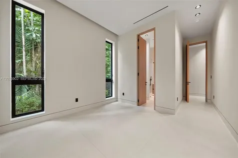 7895 SW 52nd Court Miami FL 33143