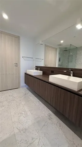 1000 Brickell Miami FL 33131