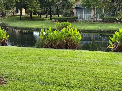 821 E Village Circle Davie FL 33325