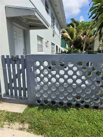 511 NE 82nd Terrace Miami FL 33138
