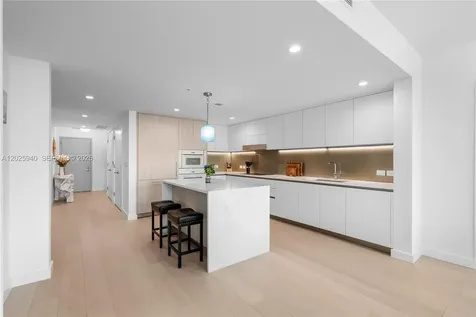 9221 E Bay Harbor Drive Bay Harbor Islands FL 33154
