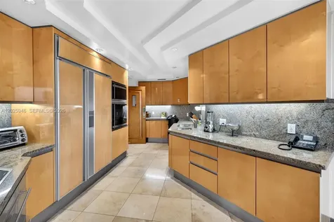 2600 Island Boulevard Aventura FL 33160