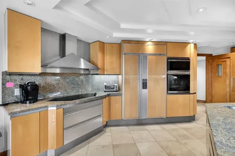 2600 Island Boulevard Aventura FL 33160