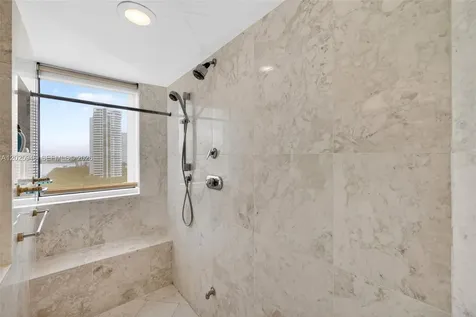 2600 Island Boulevard Aventura FL 33160
