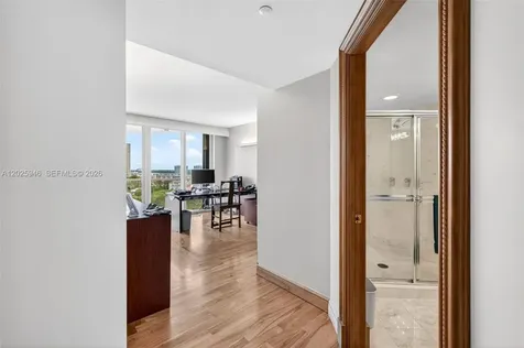 2600 Island Boulevard Aventura FL 33160