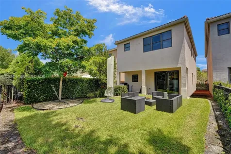 650 NE 191st Terrace Miami FL 33179