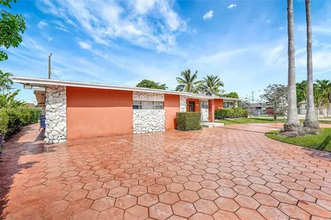 5065 SW 90th Court Miami FL 33165