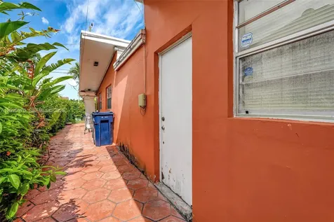 5065 SW 90th Court Miami FL 33165