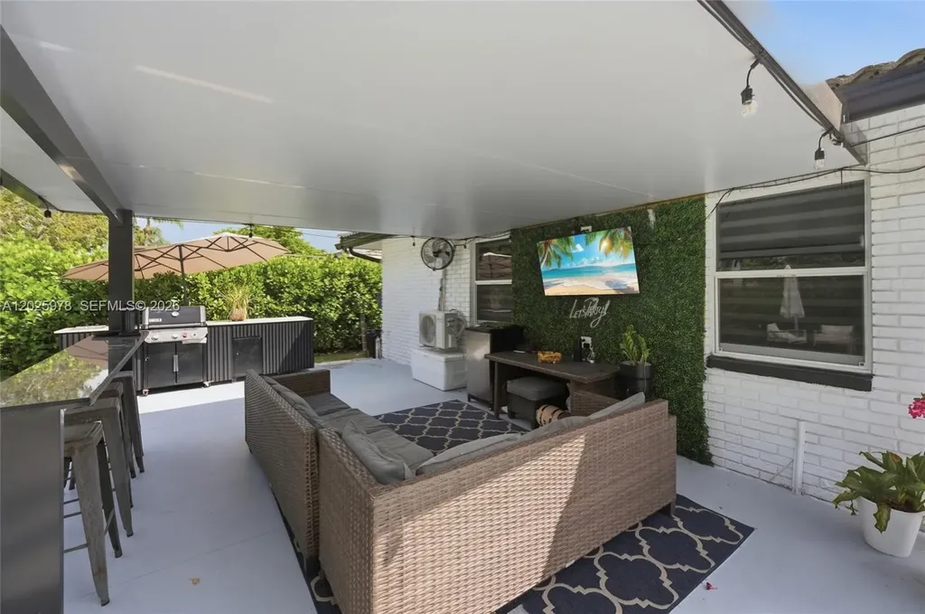 9935 Ramblewood Drive Coral Springs FL 33071