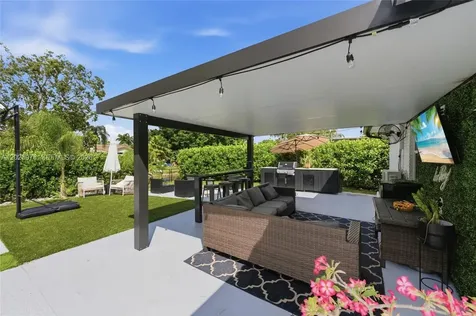 9935 Ramblewood Drive Coral Springs FL 33071
