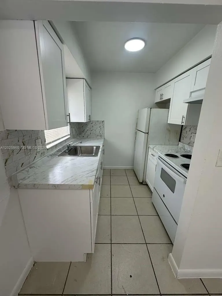 3961 NW 30th Terrace Lauderdale Lakes FL 33309