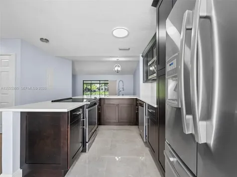 1561 NW 98th Avenue Pembroke Pines FL 33024