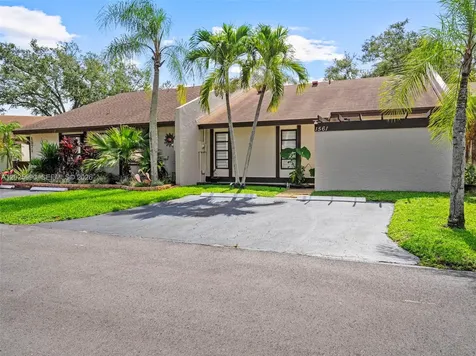 1561 NW 98th Avenue Pembroke Pines FL 33024
