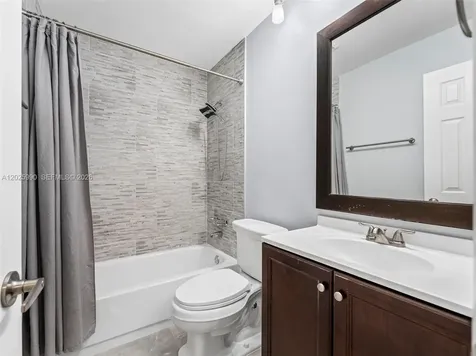 1561 NW 98th Avenue Pembroke Pines FL 33024