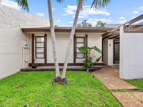 1561 NW 98th Avenue Pembroke Pines FL 33024