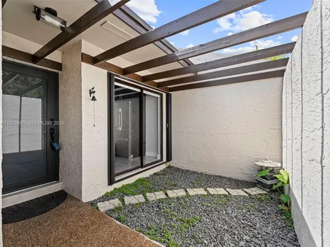 1561 NW 98th Avenue Pembroke Pines FL 33024