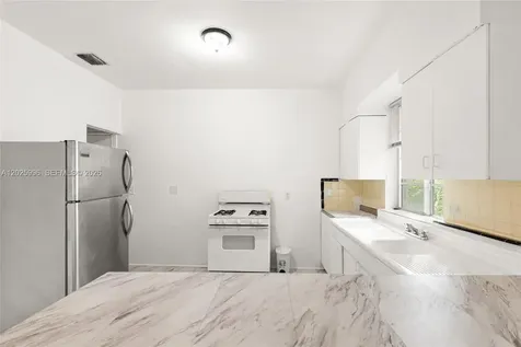 1460 E West Avenue Miami Beach FL 33139