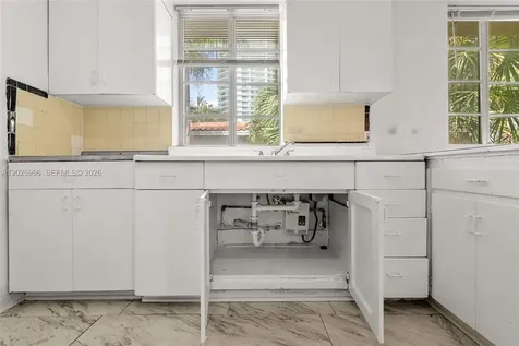 1460 E West Avenue Miami Beach FL 33139