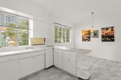 1460 E West Avenue Miami Beach FL 33139