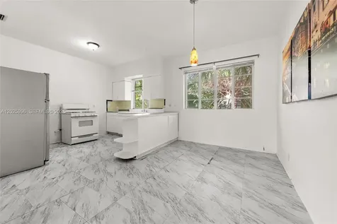 1460 E West Avenue Miami Beach FL 33139