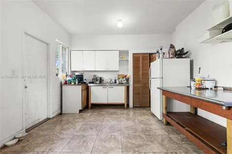 1460 E West Avenue Miami Beach FL 33139