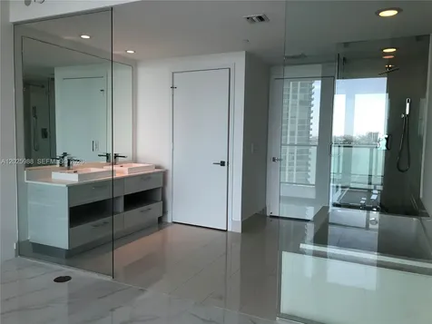 650 NE 32 Miami FL 33137