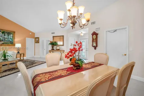 5143 NW 42nd Terrace Coconut Creek FL 33073