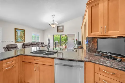 5143 NW 42nd Terrace Coconut Creek FL 33073
