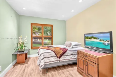 5143 NW 42nd Terrace Coconut Creek FL 33073