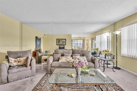 117 Westbury E Deerfield Beach FL 33442