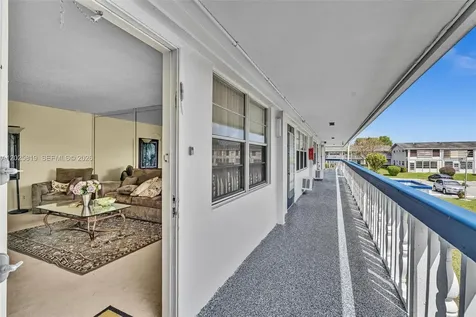 117 Westbury E Deerfield Beach FL 33442