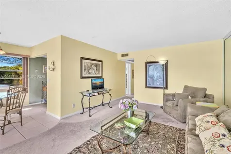 117 Westbury E Deerfield Beach FL 33442