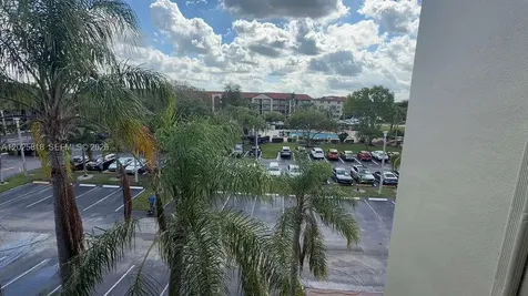 1400 SW 131st Way Pembroke Pines FL 33027
