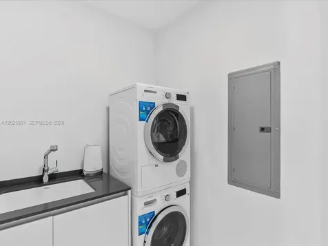 300 Biscayne Boulevard Way Miami FL 33131