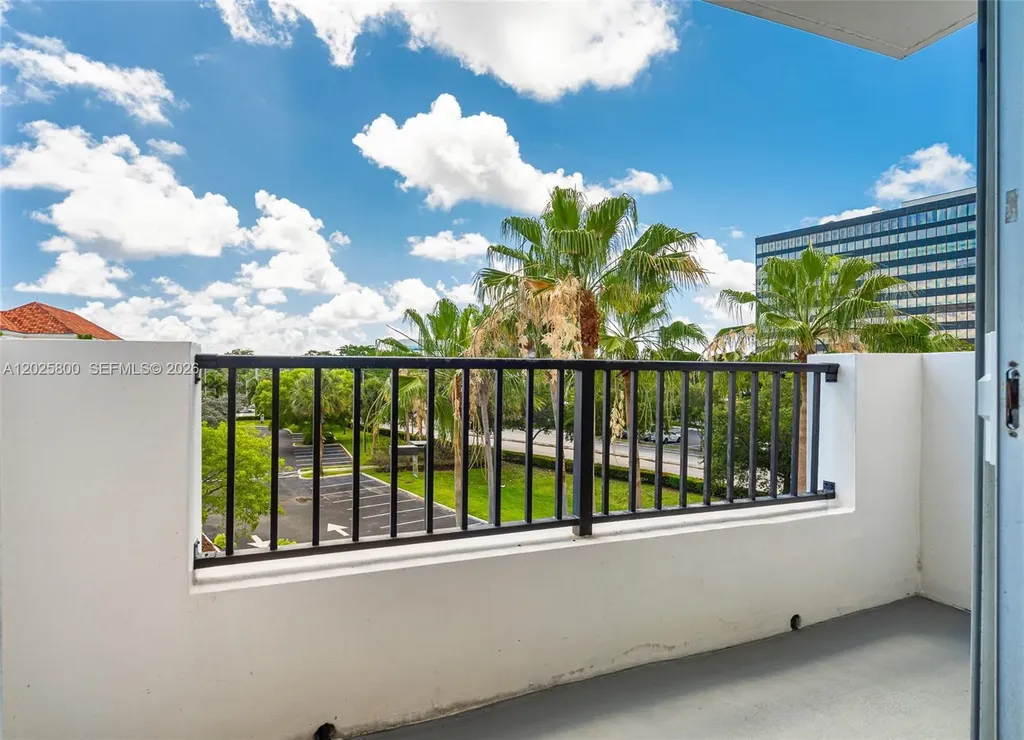 2421 NE 65th Street Fort Lauderdale FL 33308