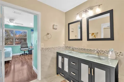 16408 Sapphire Place Weston FL 33331