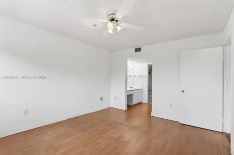 1650 SW 124th Terrace Pembroke Pines FL 33027