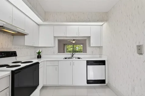 1650 SW 124th Terrace Pembroke Pines FL 33027