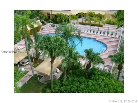 9351 Fontainebleau Bl Miami FL 33172