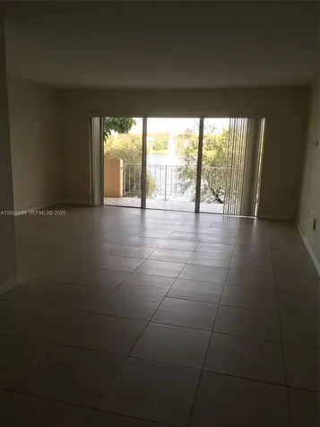 9351 Fontainebleau Bl Miami FL 33172