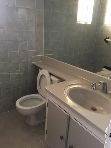 9351 Fontainebleau Bl Miami FL 33172