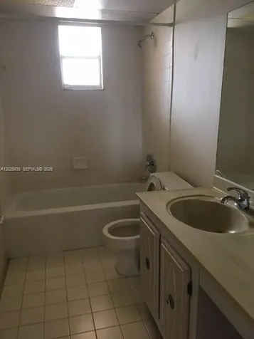 9351 Fontainebleau Bl Miami FL 33172
