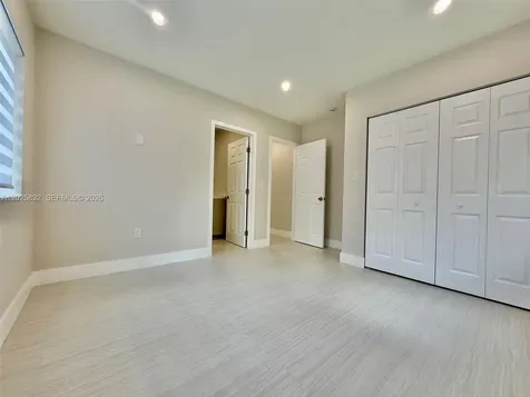 1575 NE 110 Te Miami FL 33161