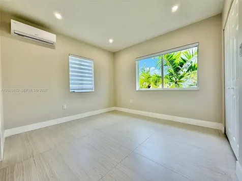 1575 NE 110 Te Miami FL 33161