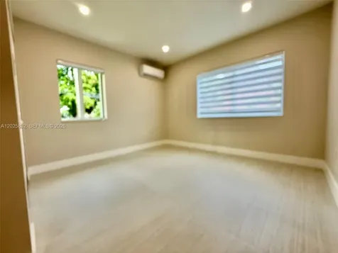 1575 NE 110 Te Miami FL 33161
