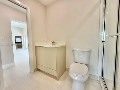 1575 NE 110 Te Miami FL 33161