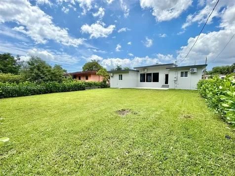 1575 NE 110 Te Miami FL 33161